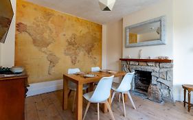 Pass The Keys Lovely Adjoining Family Rooms In House And Parking